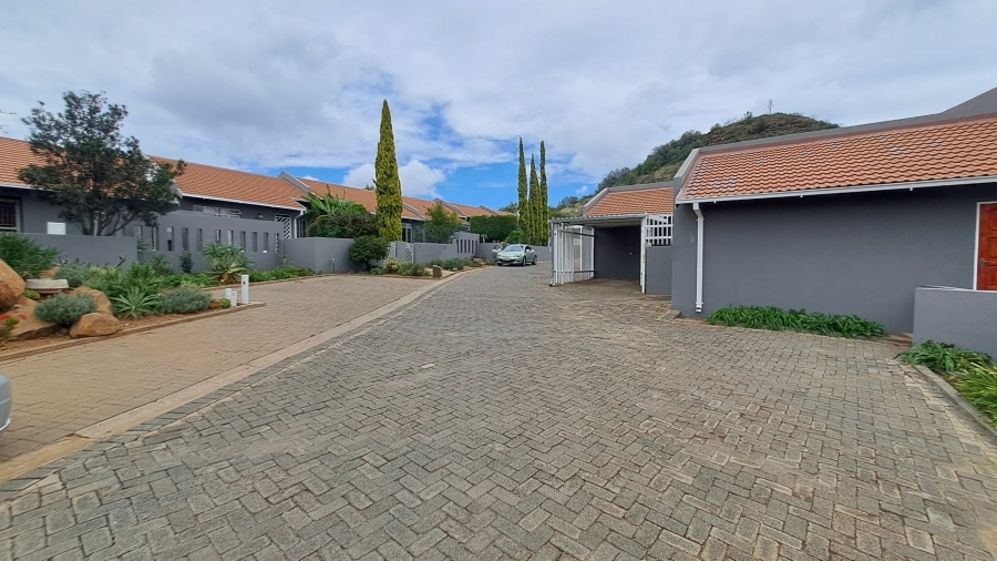 3 Bedroom Property for Sale in Langenhovenpark Free State